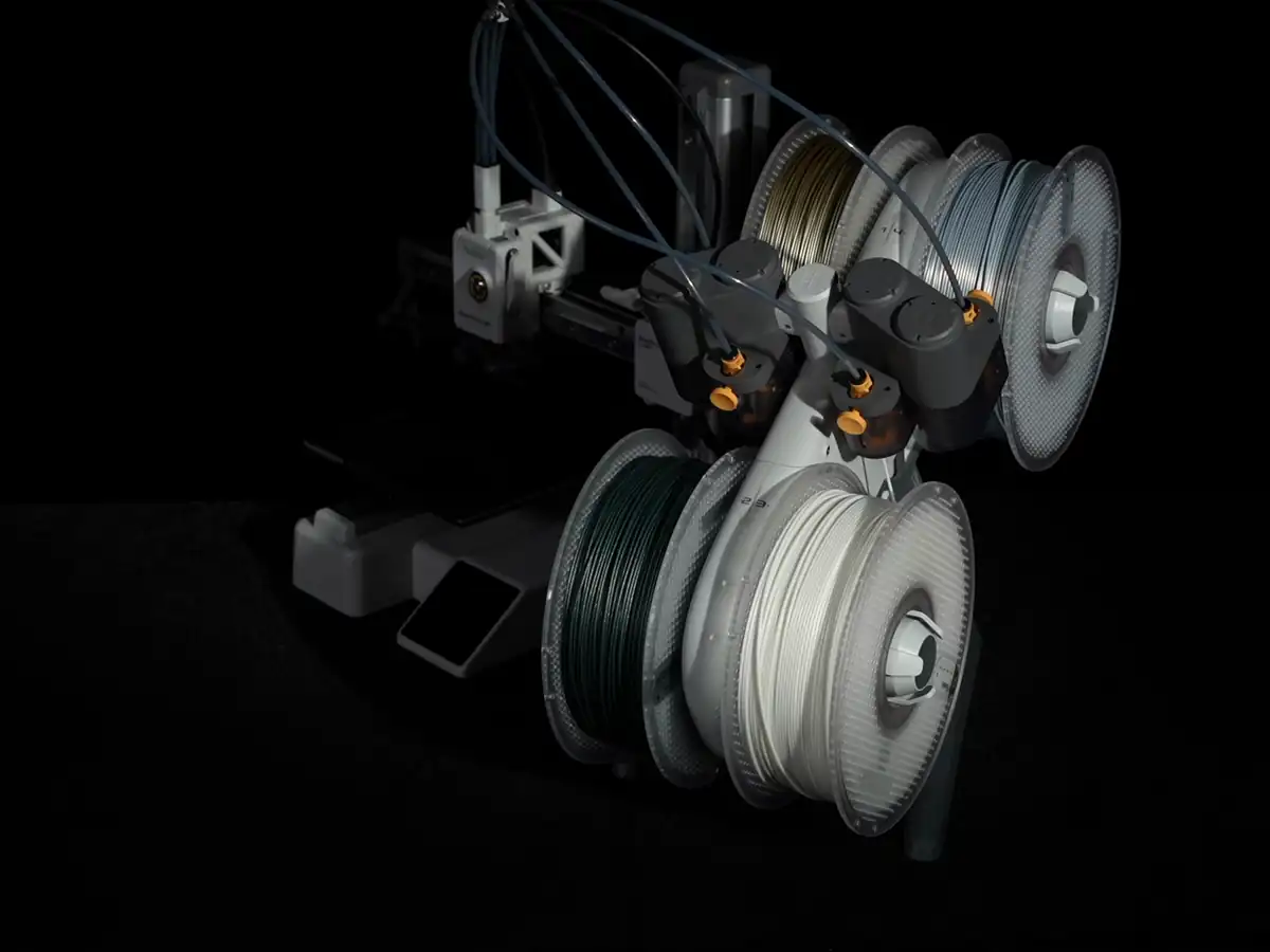 Блок AMS lite с катушками и трубками PTFE у Bambu Lab A1 mini Combo, кадр ролика производителя