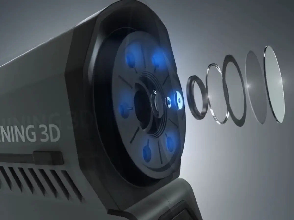Два источника света - Shining 3D FreeScan Combo