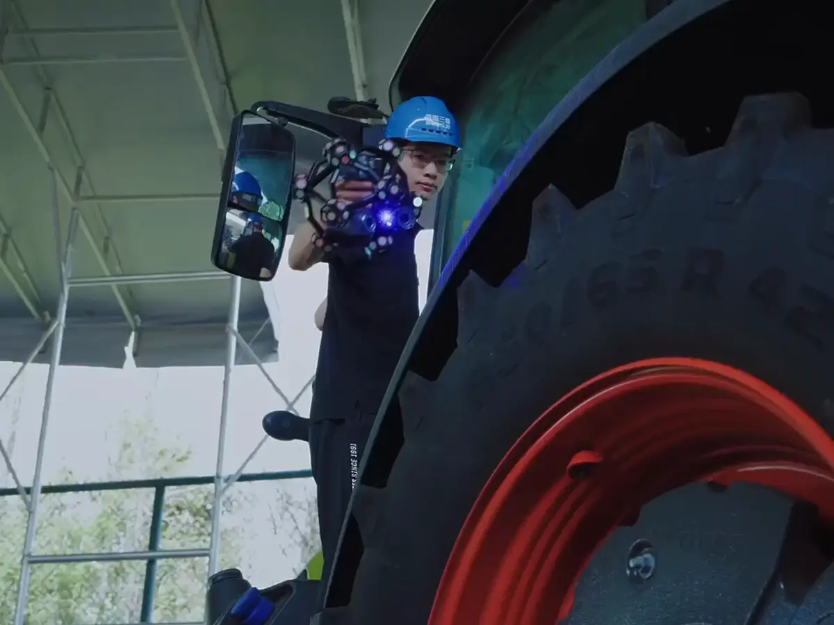 Без маркеров на детали - Shining 3D FreeScan Trak ProW+